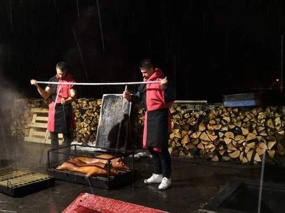 ©Sachsen Incoming "Erdschweinessen"